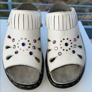 🏴󠁧󠁢󠁥󠁮󠁧󠁿 Vintage MIE Dr. Martens Fringe Jewel Studded Leather Mule Sandals Boho